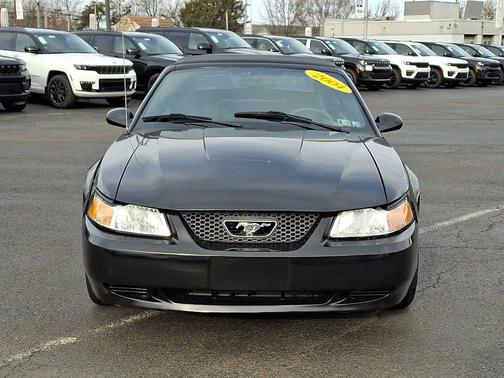 2004 Ford Mustang Deluxe
