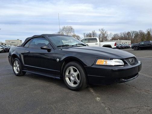 2004 Ford Mustang Deluxe