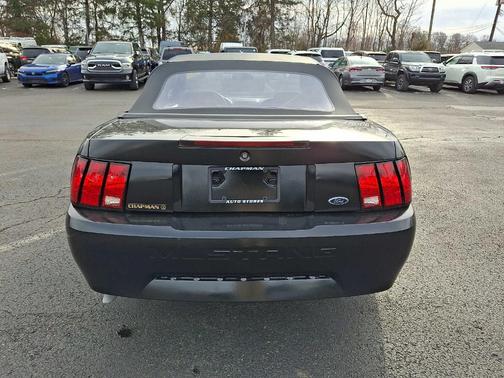 2004 Ford Mustang Deluxe