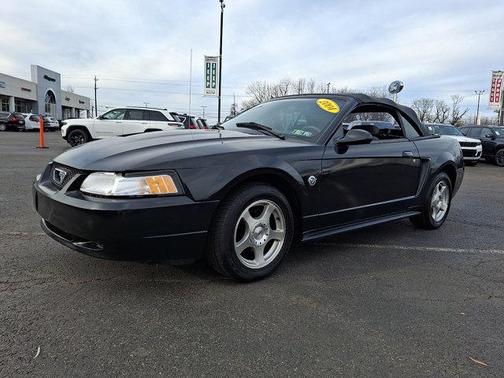 2004 Ford Mustang Deluxe