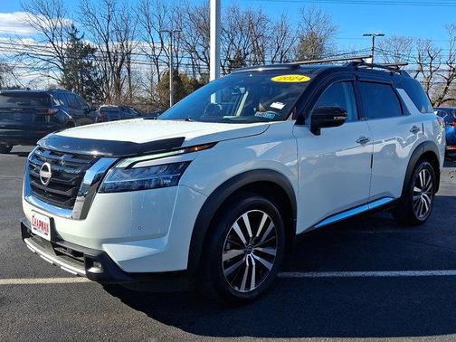 2024 Nissan Pathfinder Platinum