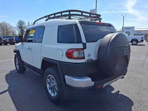 2013 Toyota FJ Cruiser Base