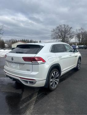 2022 Volkswagen Atlas Cross Sport 3.6L V6 SEL Premium R-Line