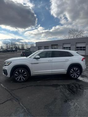2022 Volkswagen Atlas Cross Sport 3.6L V6 SEL Premium R-Line