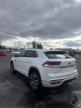 2022 Volkswagen Atlas Cross Sport 3.6L V6 SEL Premium R-Line