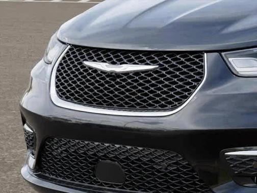 Diamond Black 2026 Chrysler Pacifica Select