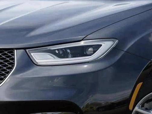 Diamond Black 2026 Chrysler Pacifica Select