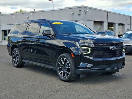 Black 2023 Chevrolet Suburban RST