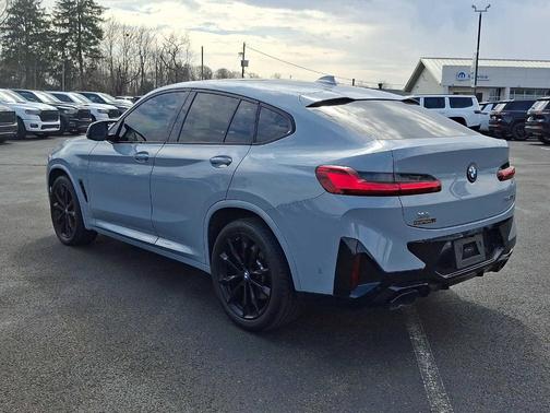 2025 BMW X4 M40i