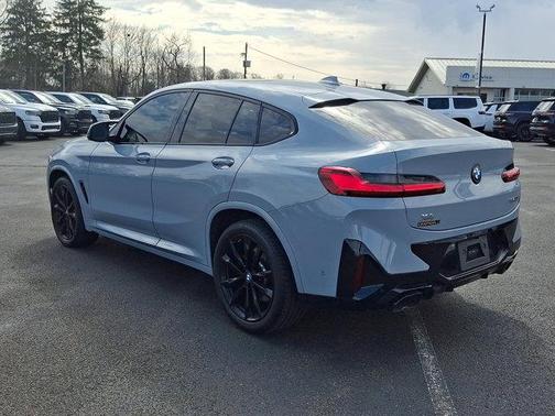 2025 BMW X4 M40i