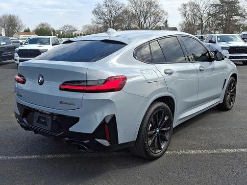 2025 BMW X4 M40i