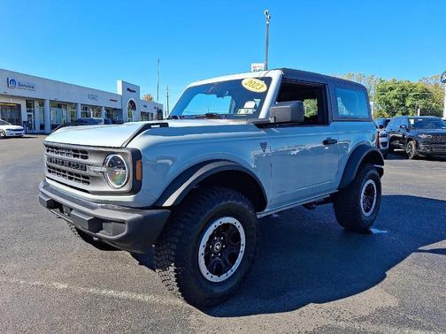2023 Ford Bronco Base