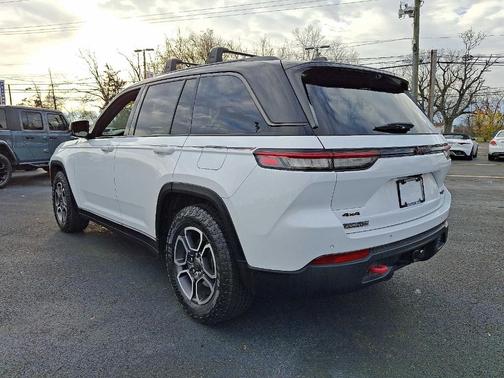 2022 Jeep Grand Cherokee Trailhawk