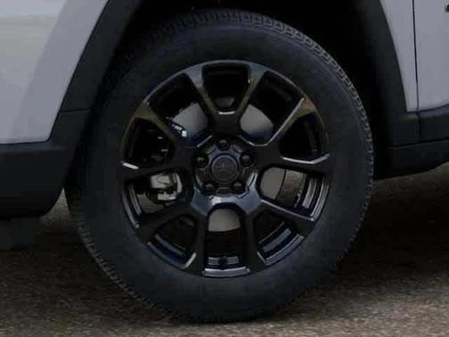 Bright White Clearcoat 2026 Jeep Compass Latitude
