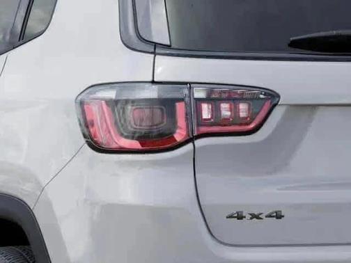 Bright White Clearcoat 2026 Jeep Compass Latitude
