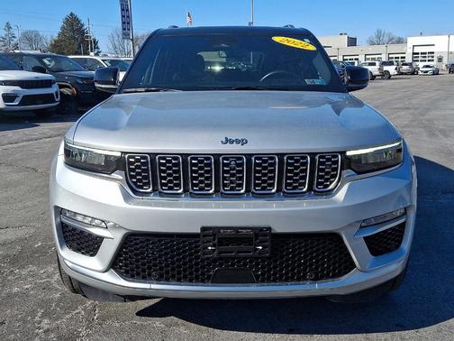 2022 Jeep Grand Cherokee Summit