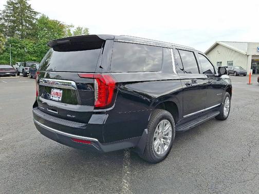 2024 GMC Yukon XL SLT