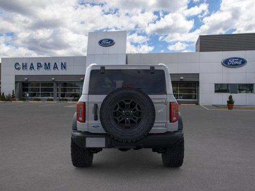 Avalanche Gray 2026 Ford Bronco Badlands