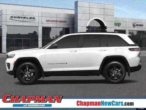 Bright White Clearcoat 2025 Jeep Grand Cherokee Laredo