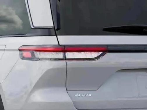 Bright White Clearcoat 2026 Jeep Grand Cherokee Limited