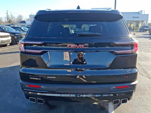 2024 GMC Acadia AT4