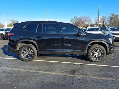 2024 GMC Acadia AT4