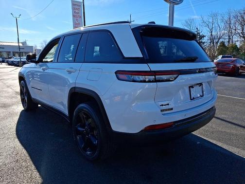 2023 Jeep Grand Cherokee Altitude