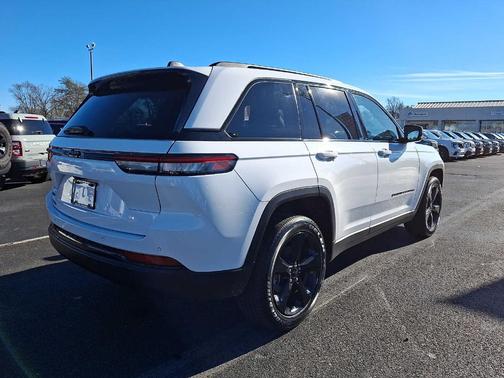 2023 Jeep Grand Cherokee Altitude