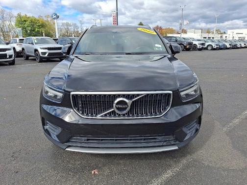 2019 Volvo XC40 T4 Momentum