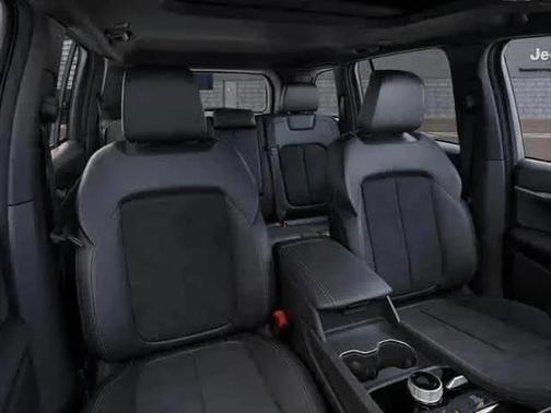 Diamond Black 2026 Jeep Grand Cherokee Laredo