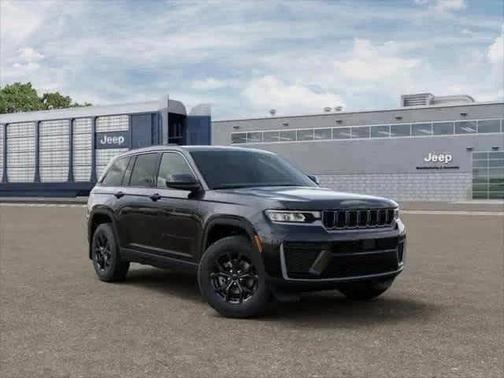 Diamond Black 2026 Jeep Grand Cherokee Laredo