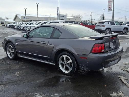 2004 Ford Mustang Mach I