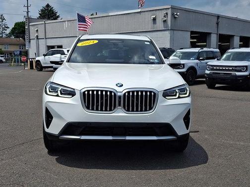 Mineral White Metallic 2024 BMW X3 xDrive30i