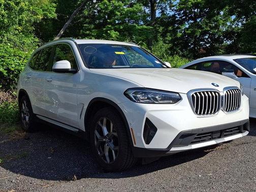 Mineral White Metallic 2024 BMW X3 xDrive30i