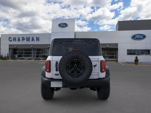 Oxford White 2026 Ford Bronco Badlands