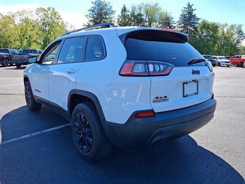 2023 Jeep Cherokee Altitude Lux