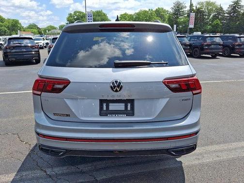 2022 Volkswagen Tiguan 2.0T SE R-Line Black