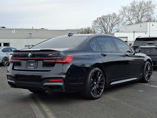 2022 BMW 750 i xDrive