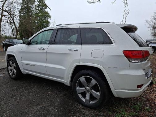 Bright White Clearcoat 2014 Jeep Grand Cherokee Overland