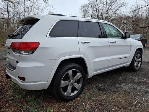 Bright White Clearcoat 2014 Jeep Grand Cherokee Overland