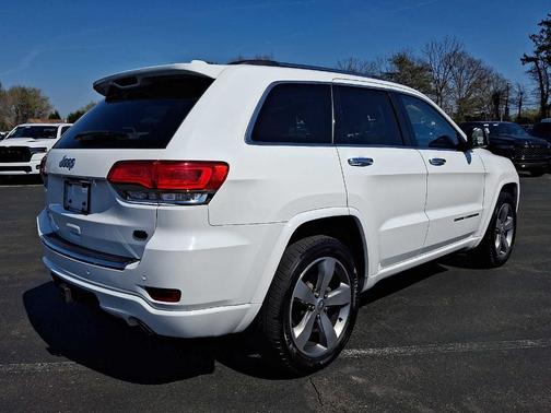 Bright White Clearcoat 2014 Jeep Grand Cherokee Overland