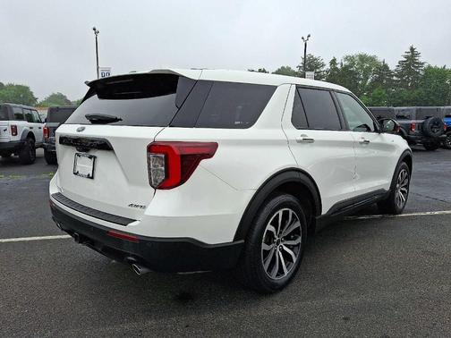 2022 Ford Explorer ST-Line
