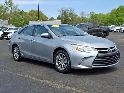 Celestial Silver Metallic 2017 Toyota Camry XLE