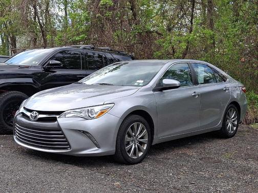 Celestial Silver Metallic 2017 Toyota Camry XLE