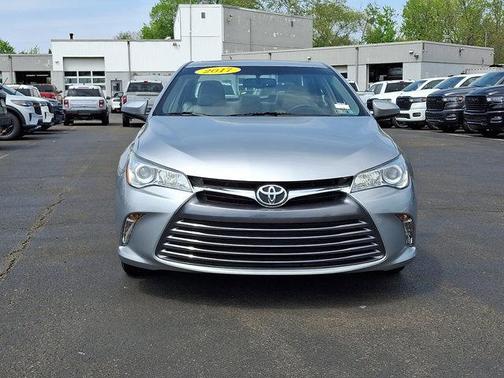 Celestial Silver Metallic 2017 Toyota Camry XLE