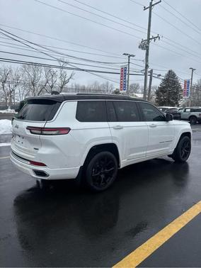 2022 Jeep Grand Cherokee L Summit