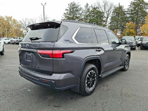 2024 Toyota Sequoia SR5