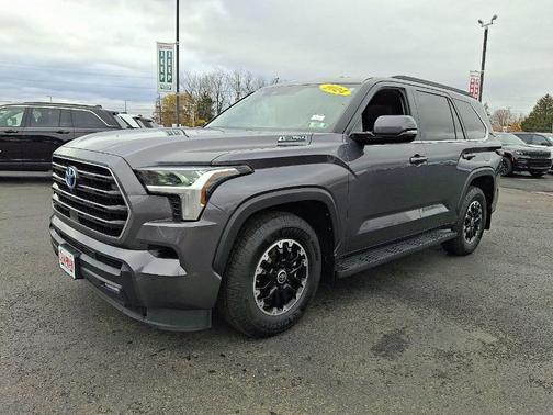 2024 Toyota Sequoia SR5