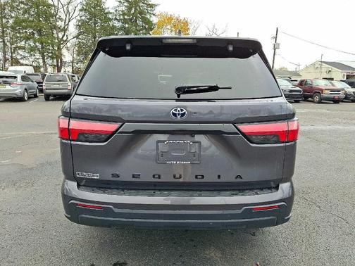 2024 Toyota Sequoia SR5