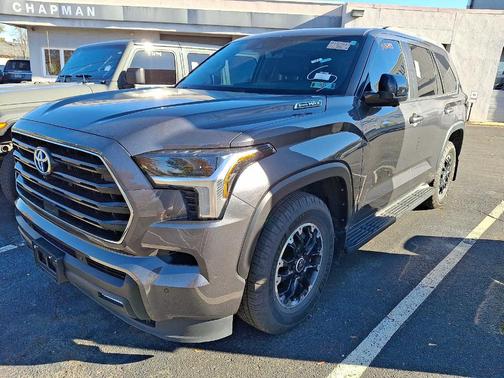 2024 Toyota Sequoia SR5